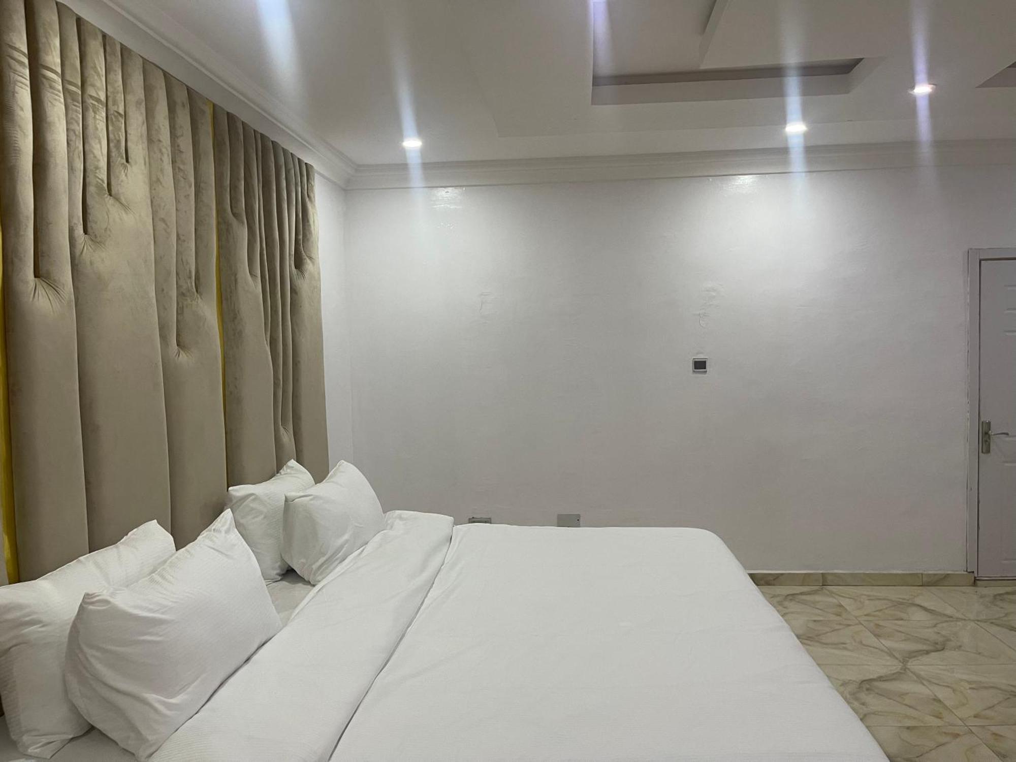 White Gold Hotel Икеджа Екстериор снимка