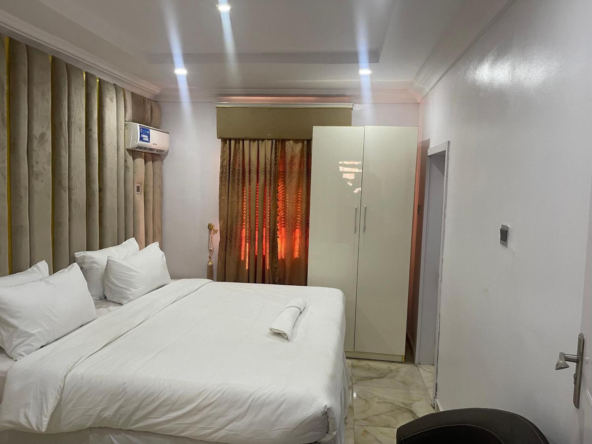 White Gold Hotel Икеджа Екстериор снимка