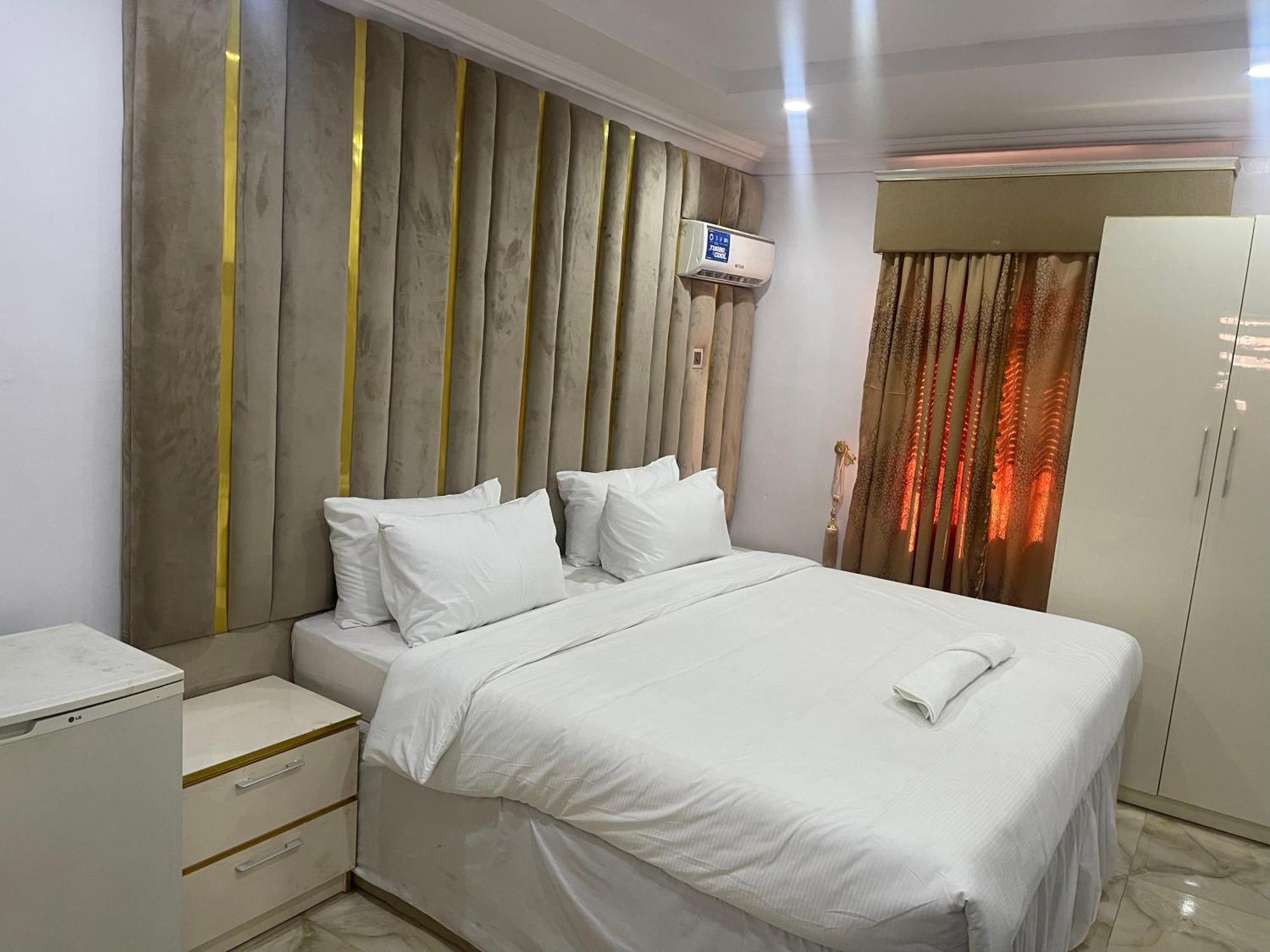 White Gold Hotel Икеджа Екстериор снимка